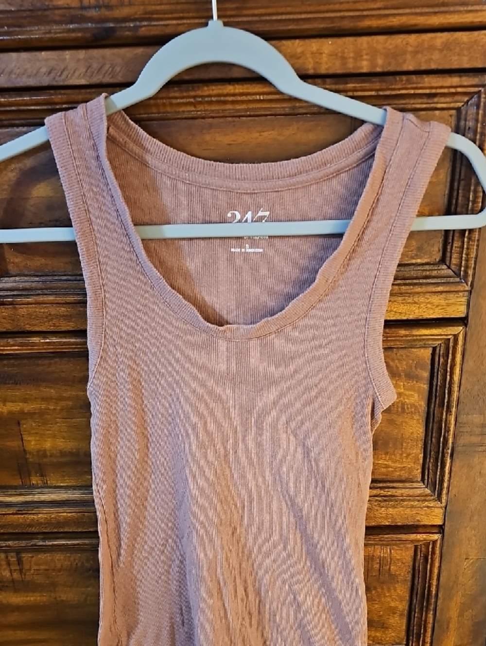 24/7 Womens Ribbed Tank. Sz Small, Mauve Colored!! Maurices
